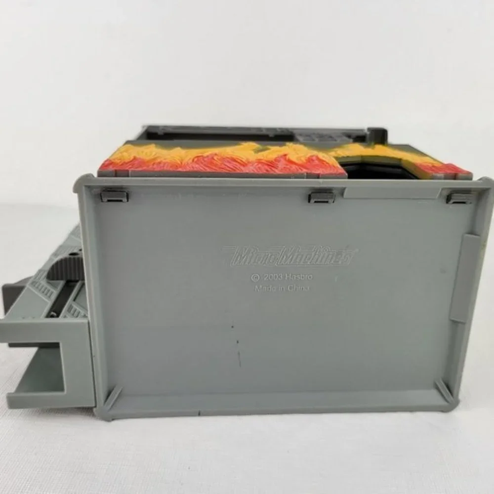 Micro Machines Raging Inferno City 2003 Playset Piece‎